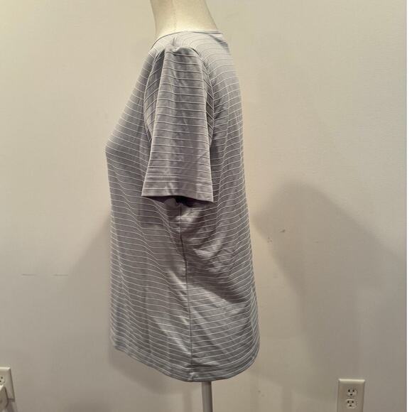 Liz Claiborne Short Sleeve Crew Neck Shirt - Size Large - Picture 4 of 8